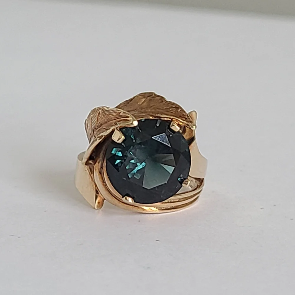 Vintage Bold Luxury 10K Gold Green Tourmaline Greco Roman Leaf Statement Ring - Picture 2 of 10